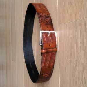 Alligator / crocodile style genuine leather belt in rich brown color